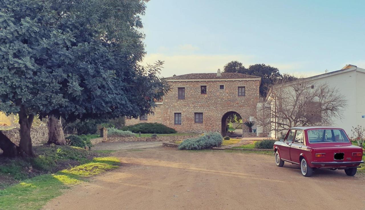 Agriturismo Cuile Querce Apartment Campanedda ภายนอก รูปภาพ